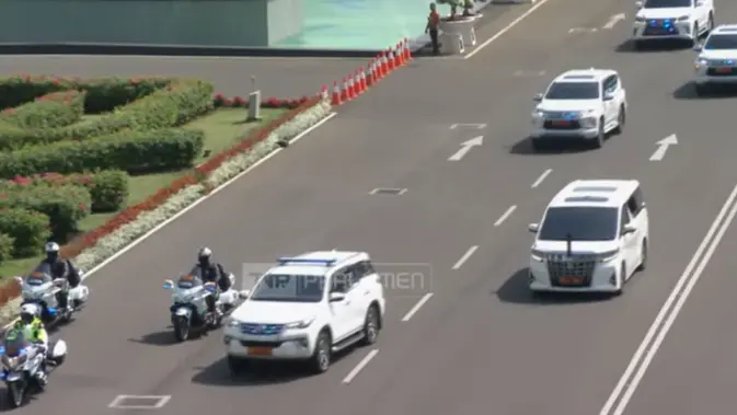 Prabowo Melangkah Penuh Gairah Menuju Gedung DPR - MPR: Momen Bersejarah Pelantikan Presiden!